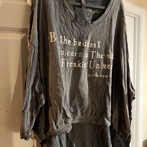 Magnolia Pearl Gray Graphic Top